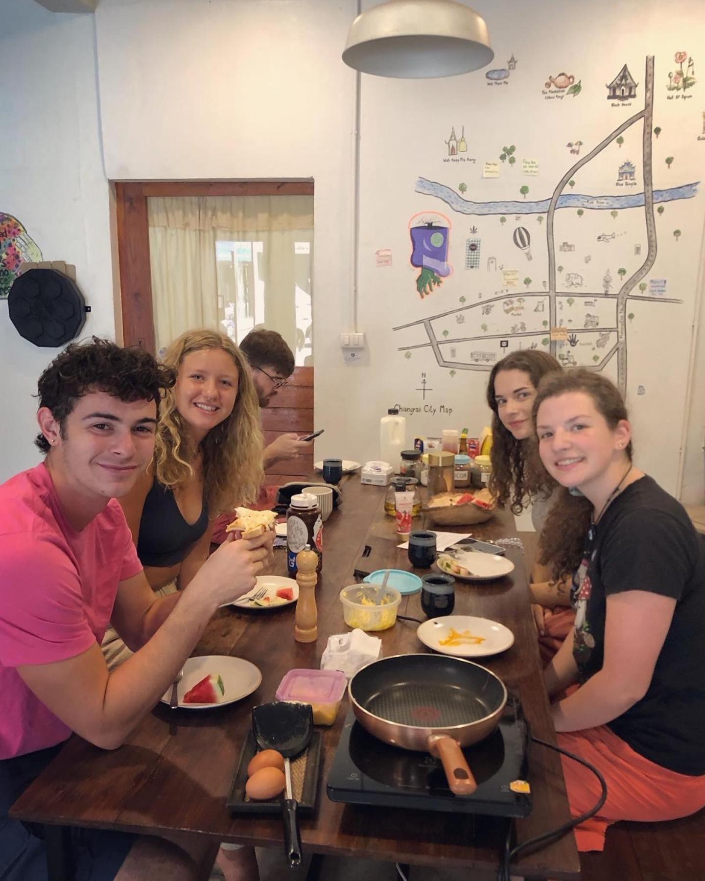 Together Backpackers Hostel Chiang Rai Eksteriør billede